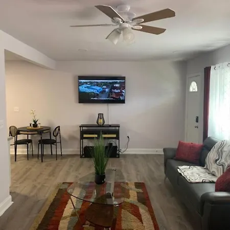 Pinecrest Home Away From Home. Tampa Exterior photo